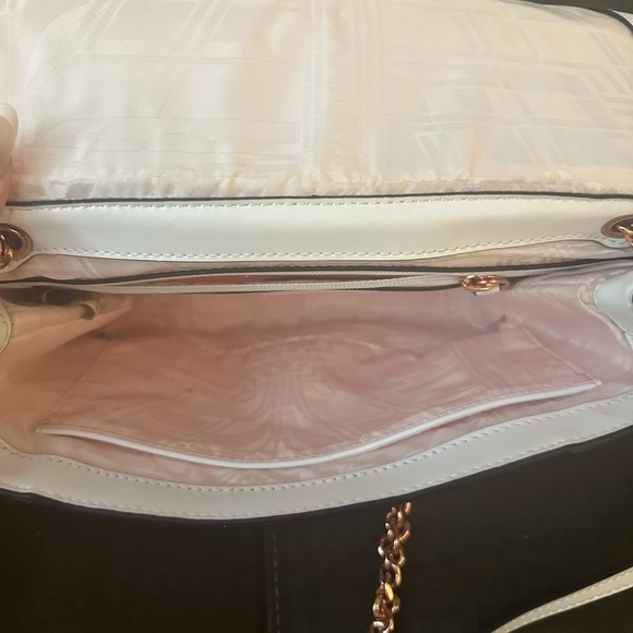 Ted Baker Jemms white with rose gold clasp cross body purse. - Picture 6 of 6